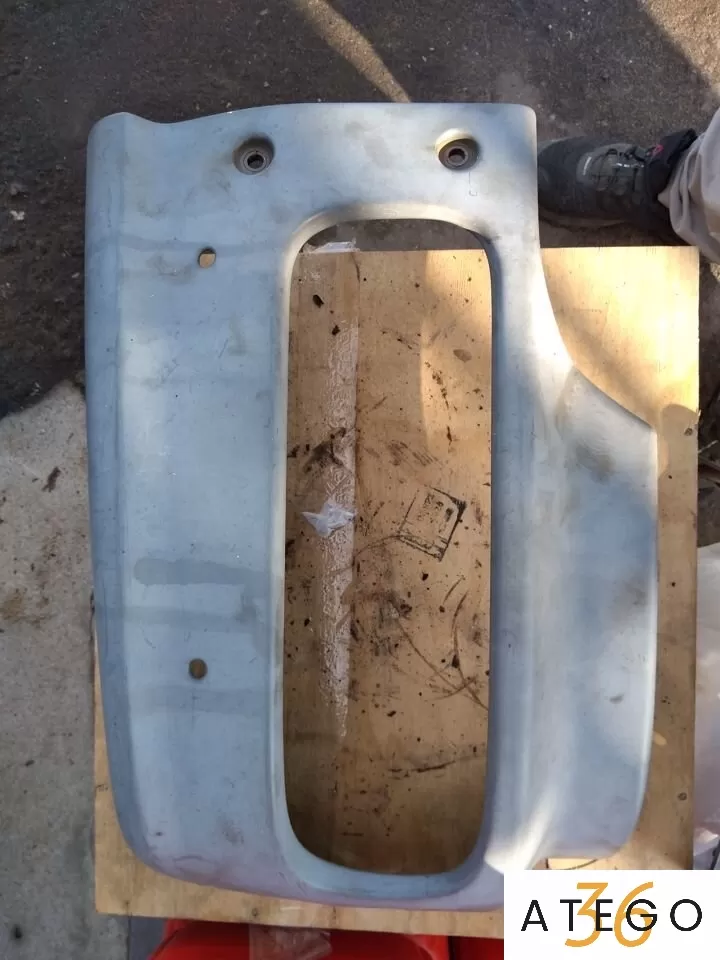 Правая/левая часть бампера Мерседес-Бенц Атего