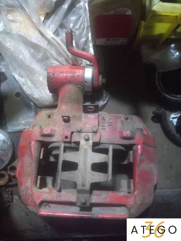 Суппорт задний правый Mercedes-Benz Vario