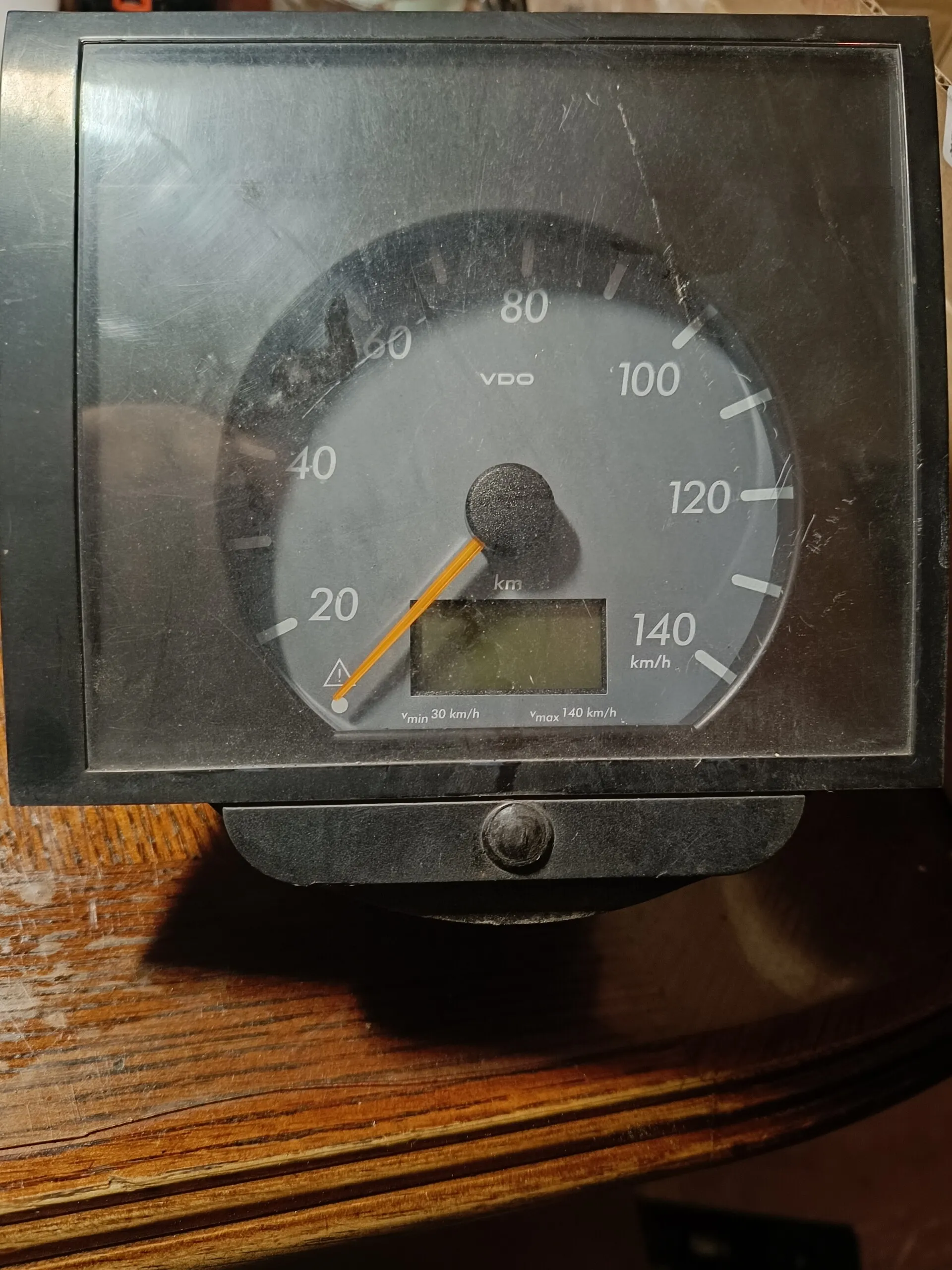 тахограф на Мерседес-Бенц Варио A0145424006 