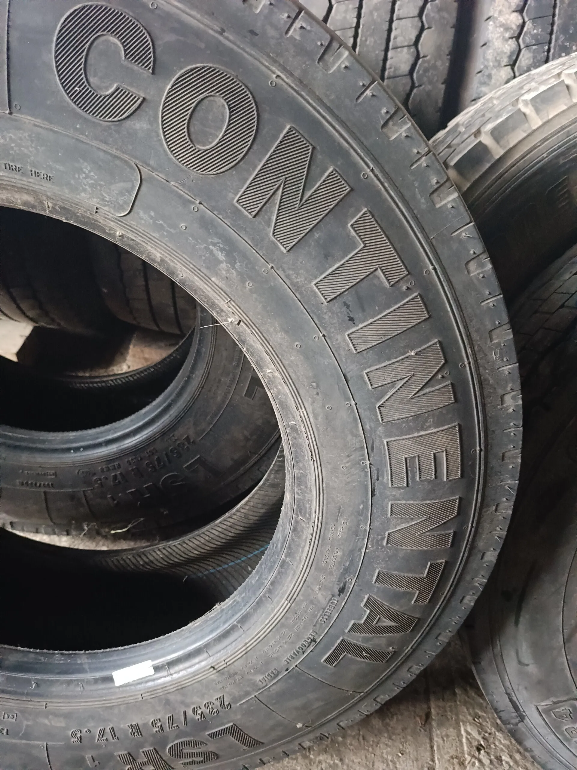 Резина 215/75*17,5 б/у 