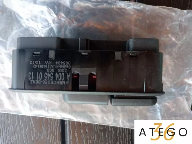 Блок кнопок стеклоподъемника правый