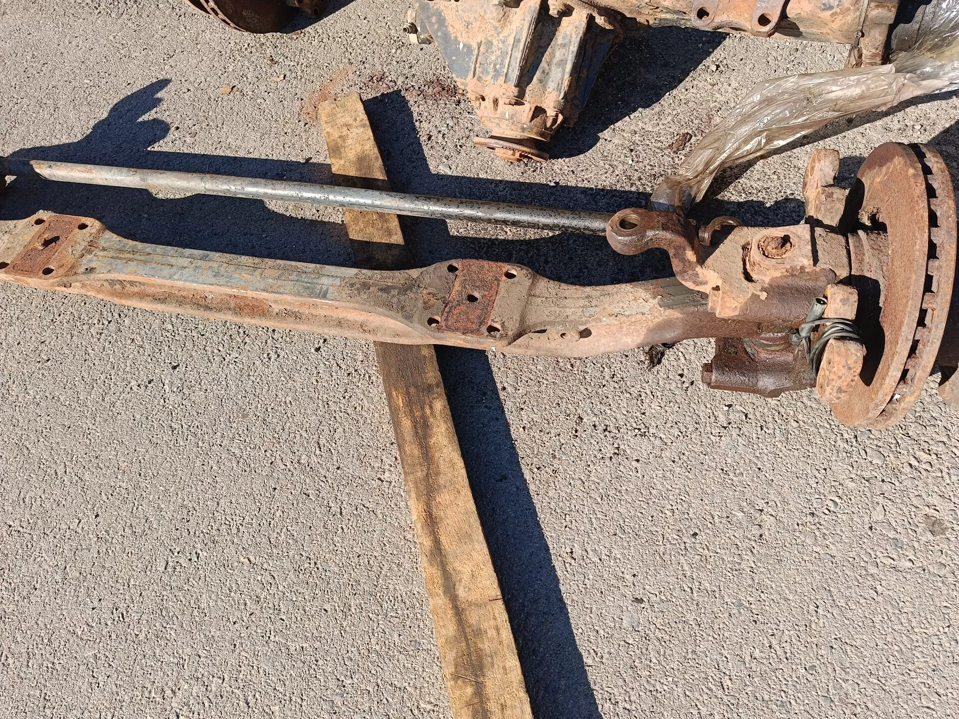 балка передняя Мерседес-Бенц 1217