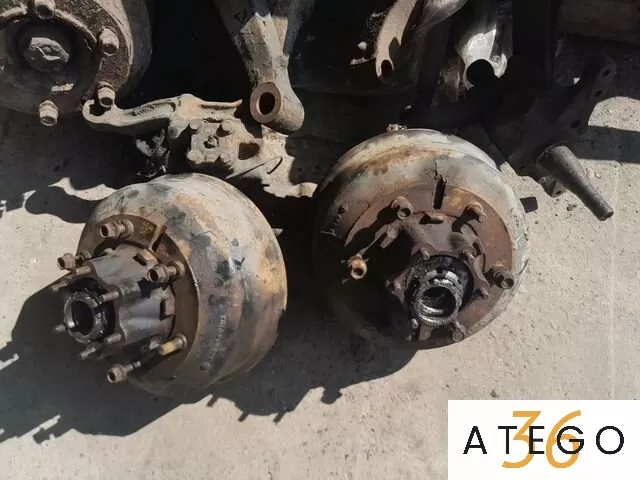 Ступица задняя Мерседес-Бенц-609  6683560102