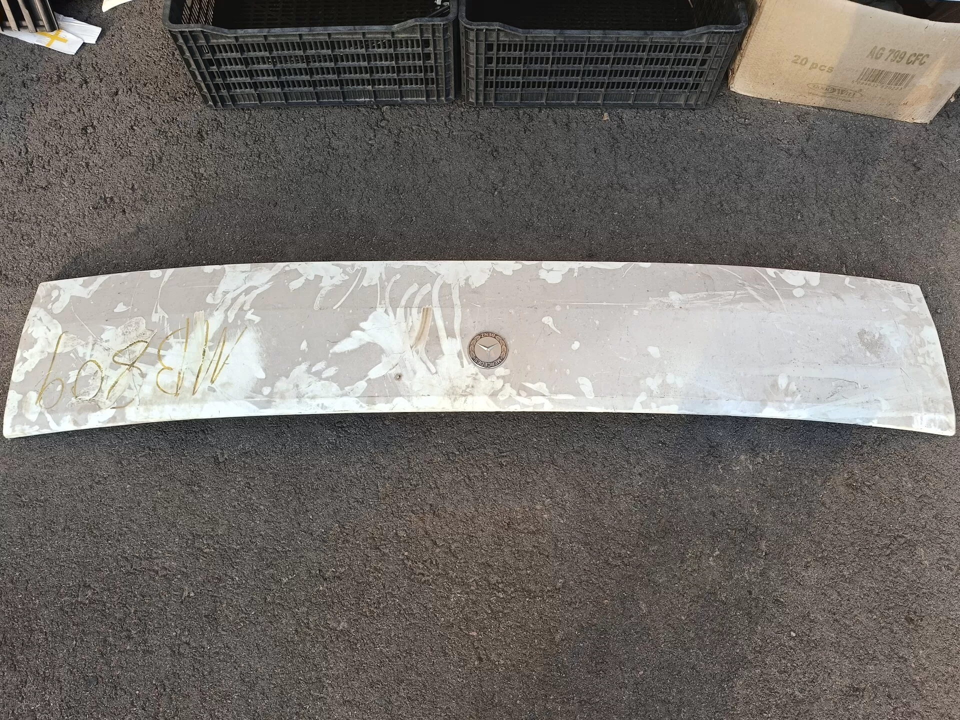 6737500002 капот передний Мермедес-Бенц-814