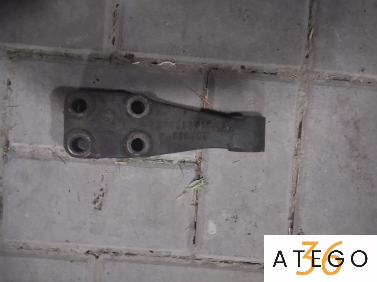 Кронштейн опоры двигателя Мерседес