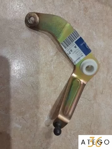 Рычаг тяги педали акселератора на Mercedes 814 – новый, оригинальный