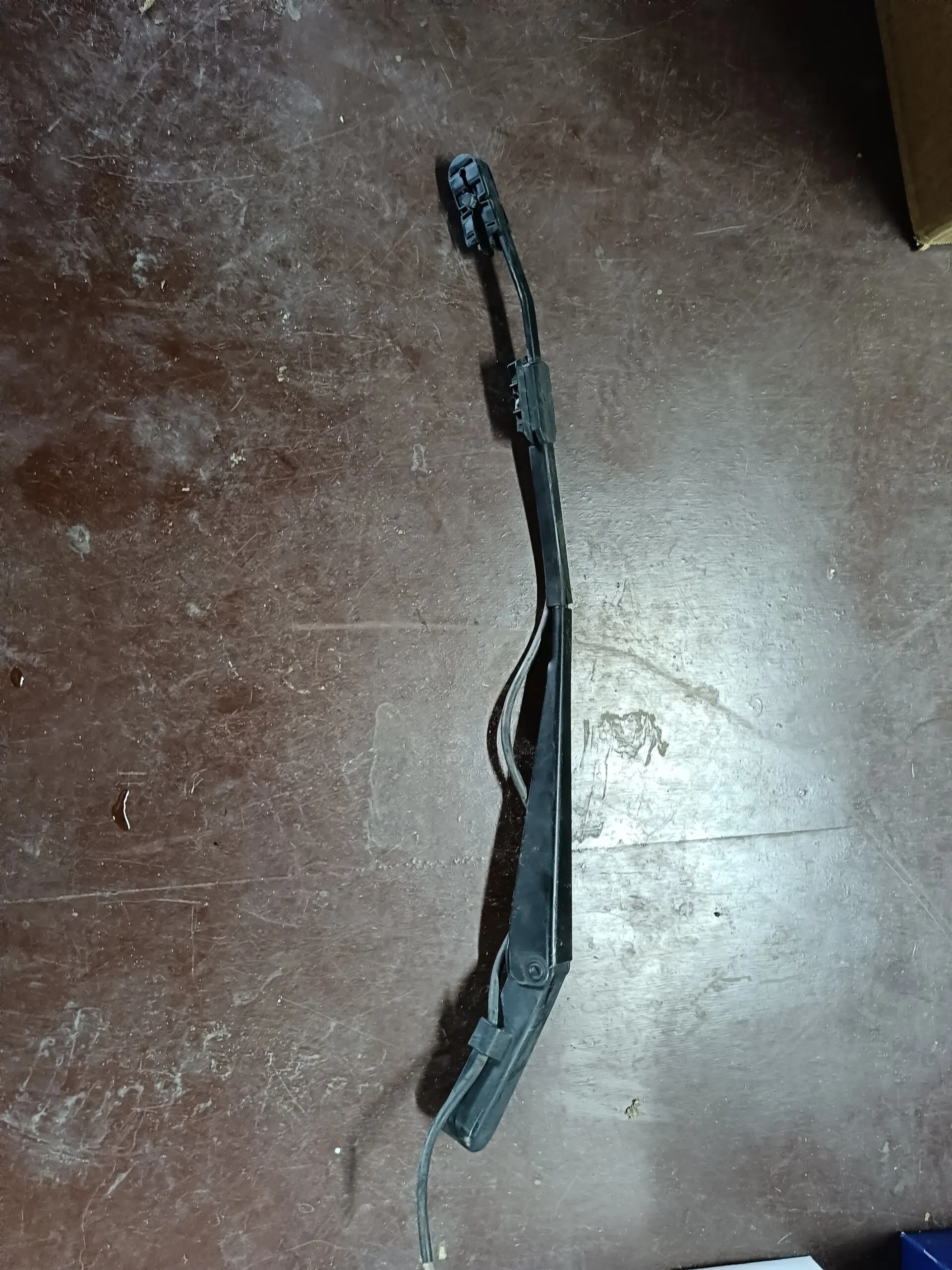  0018202744  поводок стеклоочистителя Мерседес-Бенц Варио