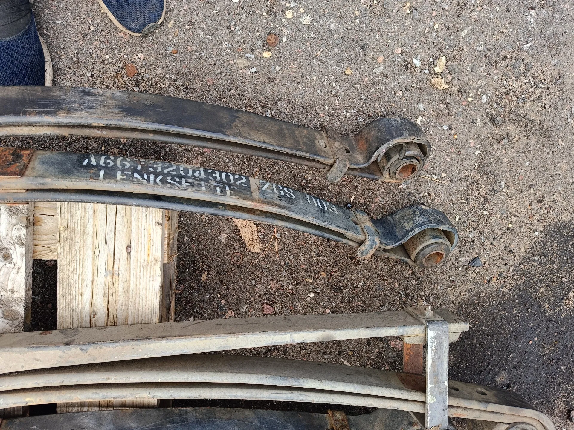 рессора передняя A6673204302