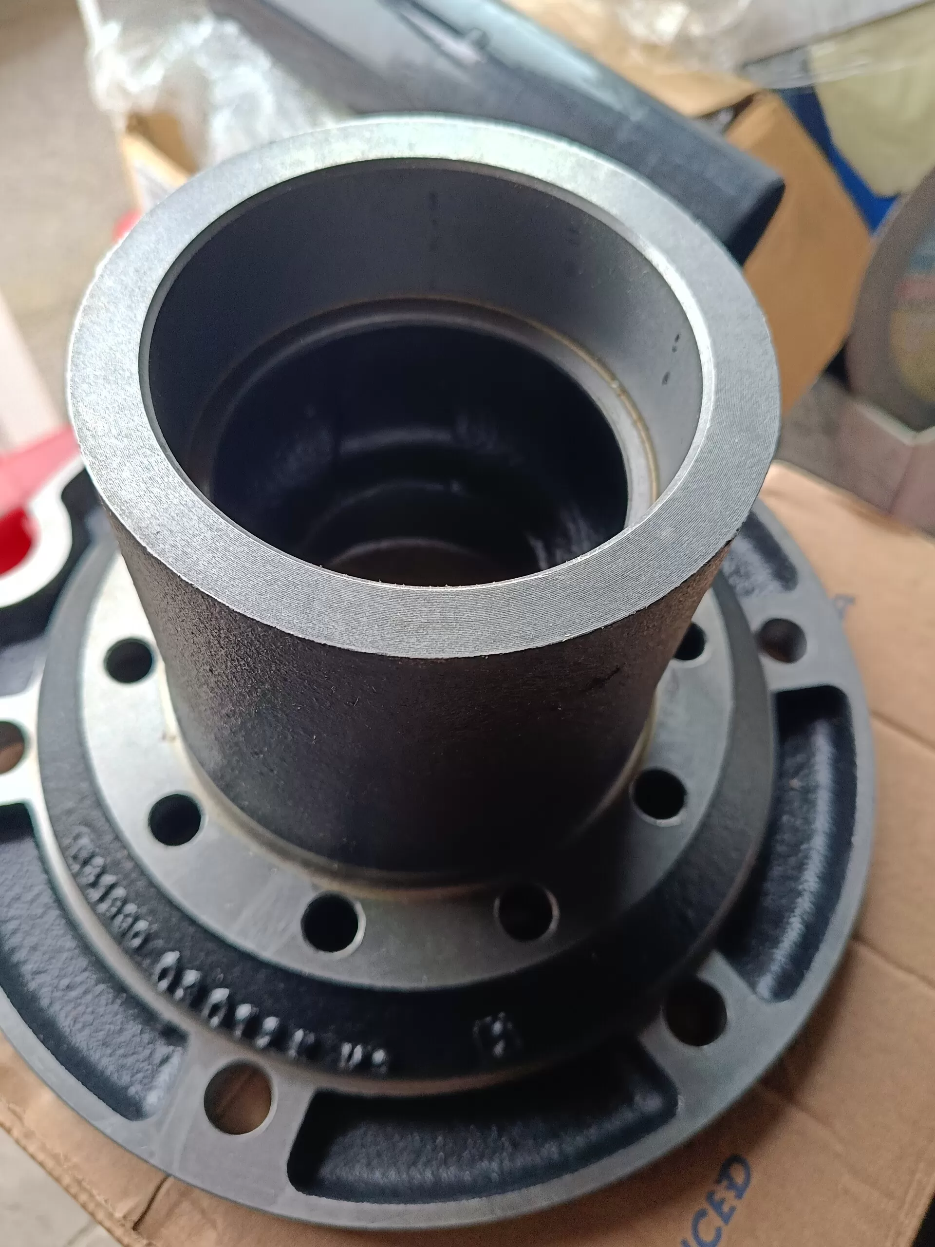 ступица передняя Ман L2000   81.44301-0182