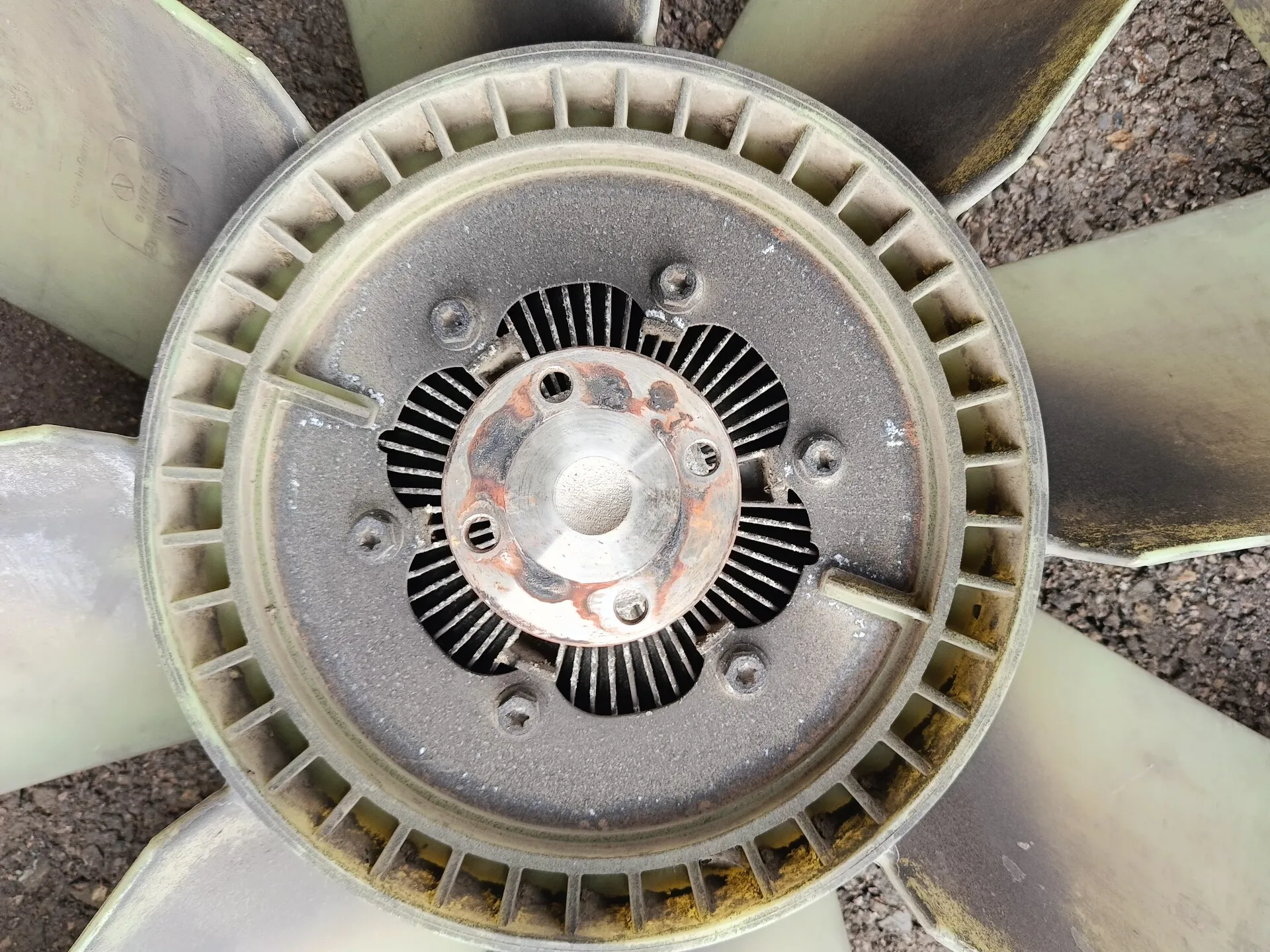 вискомуфта двигателя OM906LA  A9062001823