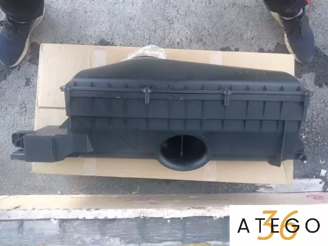 Корпус воздушного фильтра Mercedes Vario — оригинальная деталь MERCEDES-BENZ