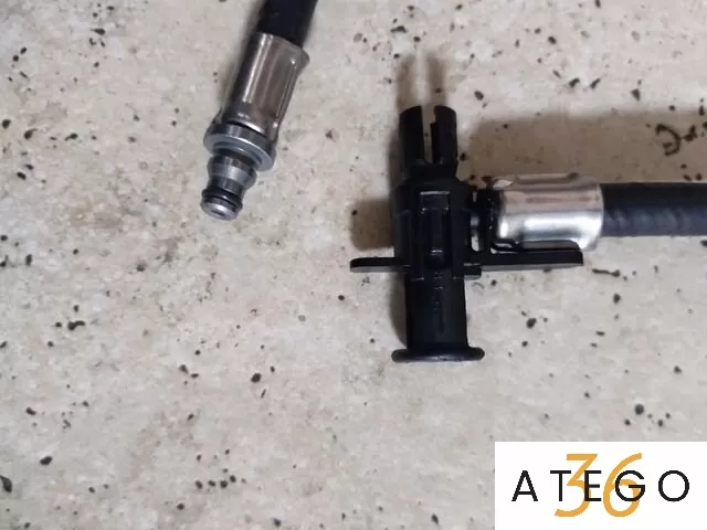 Трубки обратки Мерседес-Бенц Виано Bosch – новые, двигатель, в наличии