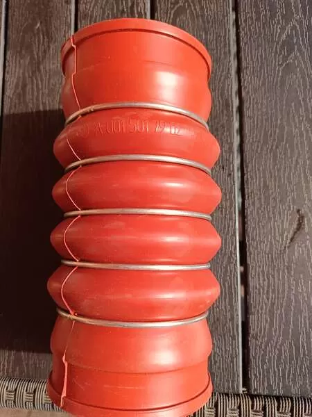 0015017982  Патрубок интеркулера Мерседес-Бенц Атего